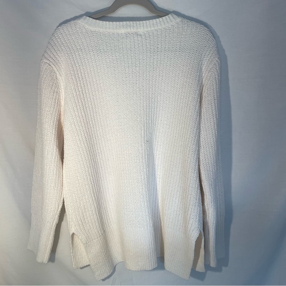 SO White V-Neck Sweater long sleeve size medium very soft - Picture 2 of 7